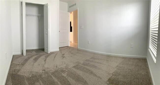 Building Photo - 1926 Niagra Dr