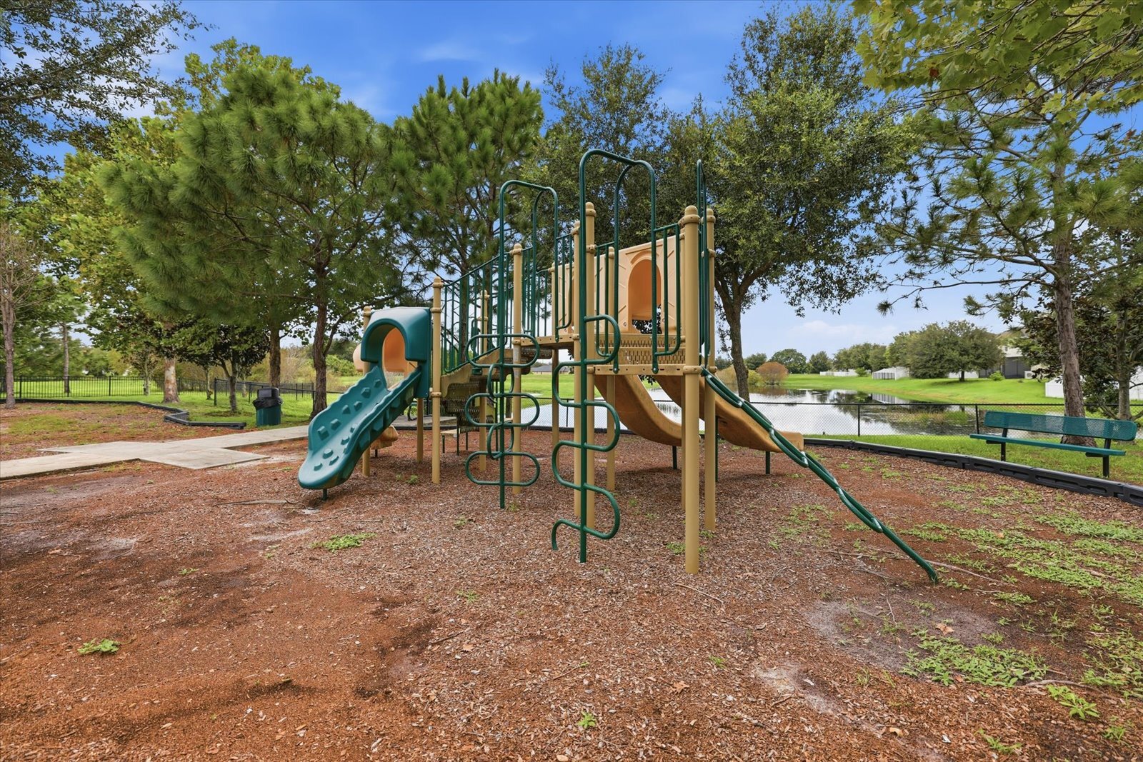 Building Photo - 10519 Whispering Hammock Dr
