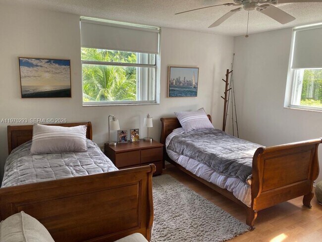 Building Photo - 210 Sea View Drive 312, Key Biscayne, FL 33149