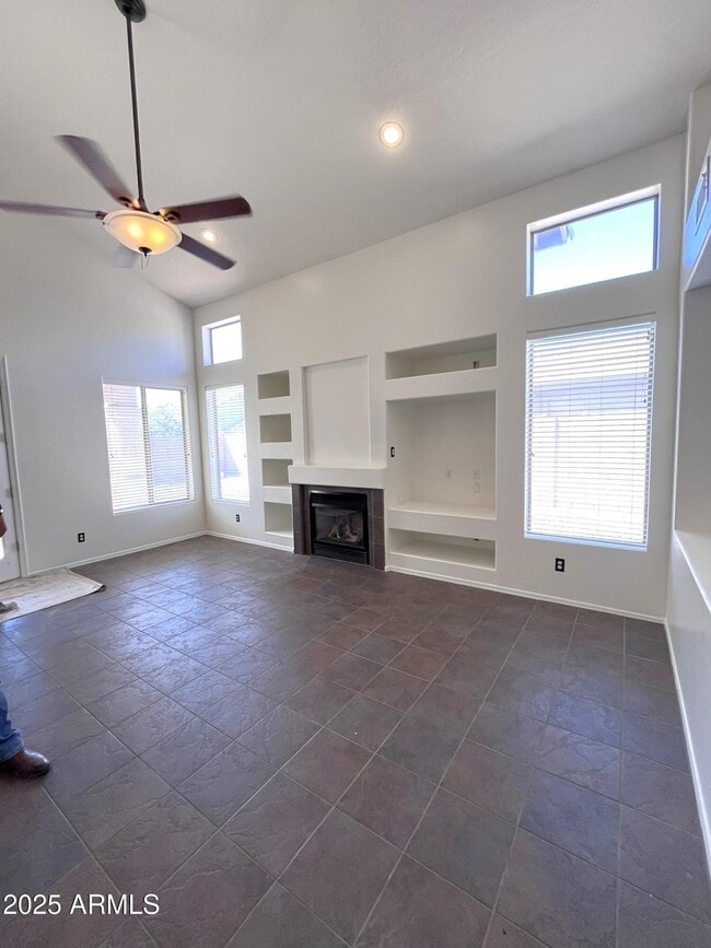 Building Photo - 2610 S Moccasin Trail