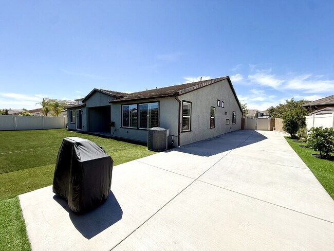 Building Photo - STUNNING 4BD/3BA HOME FOR RENT - SOLAR + EV CHARGING - MENIFEE CA 92584