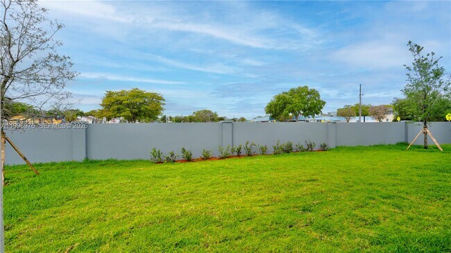 Building Photo - 20930 SW 96th Ct