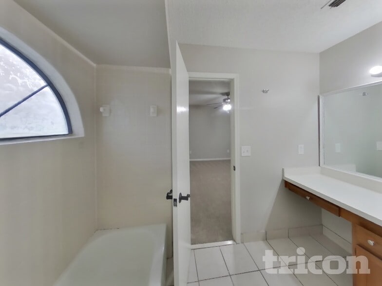 Building Photo - 12440 Anesworth Ct