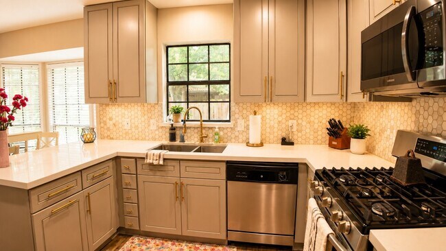 Building Photo - 20434 Blue Juniper Dr