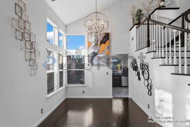 Building Photo - 2927 Sorrento Way