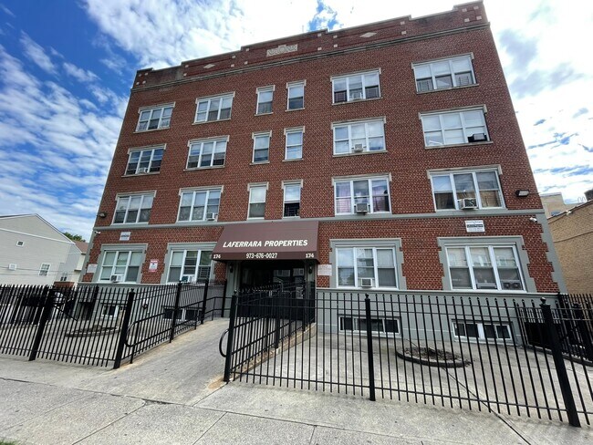 Building Photo - 174 N. Grove St