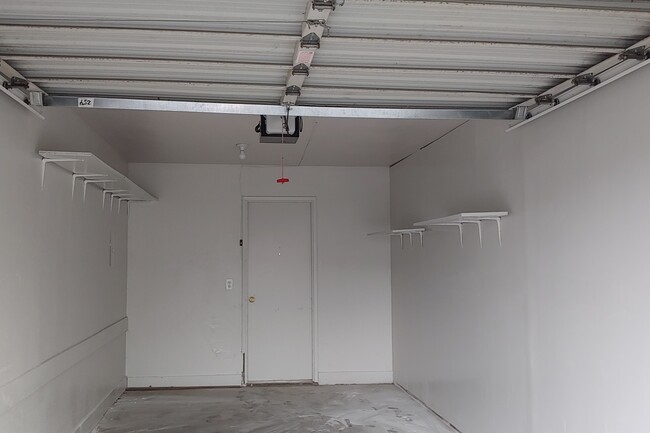 Building Photo - 391 Peach Ave