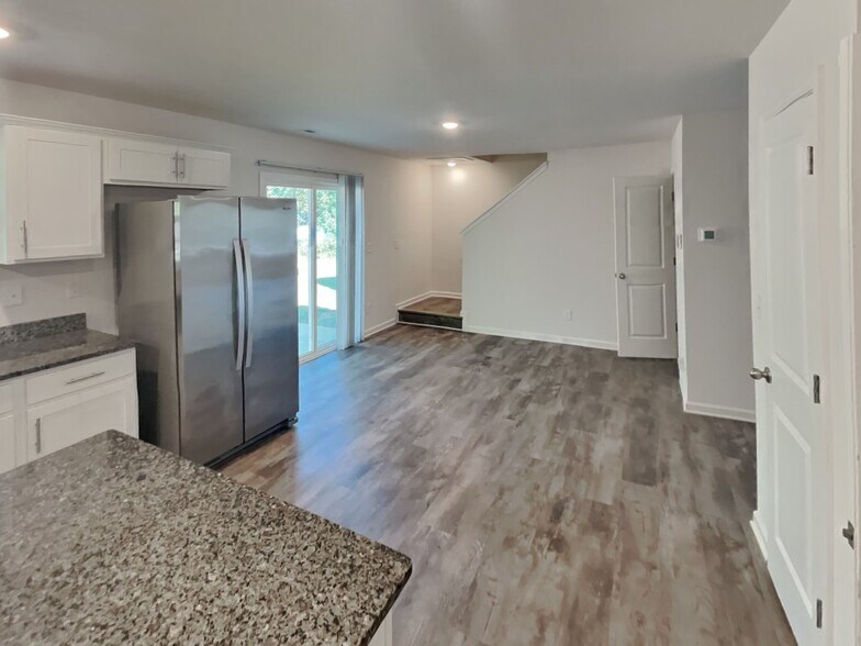 Building Photo - 6022 Elena Lynn Ct