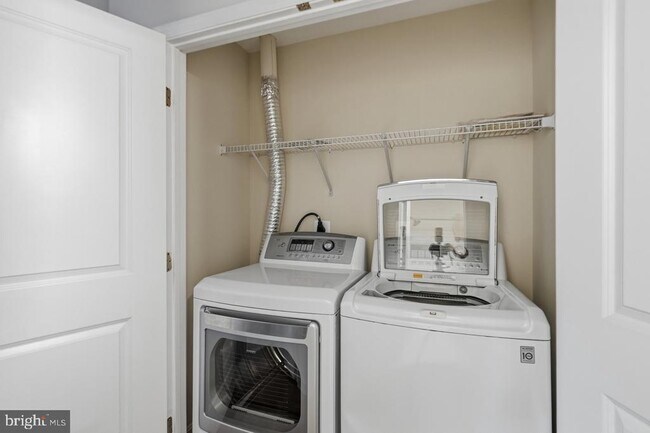 Building Photo - 8108 Dove Cottage Ct