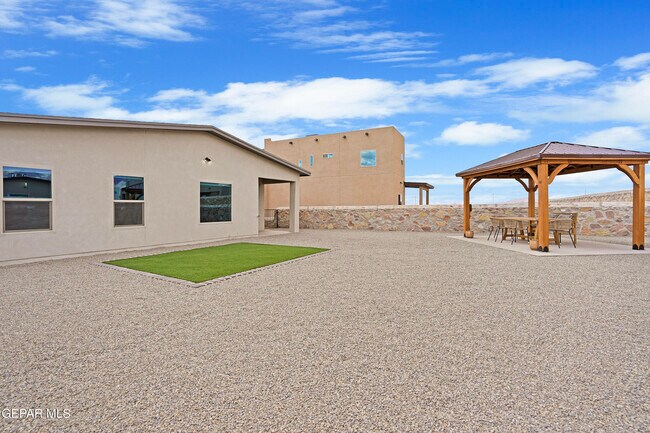 Building Photo - 2308 Enchanted Quail