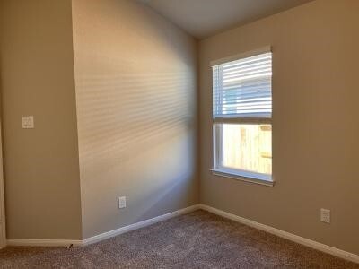 Building Photo - 136 Clay Creek Ln