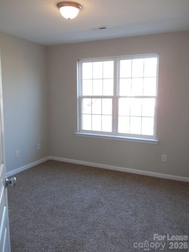 Building Photo - 8488 Chaceview Ct