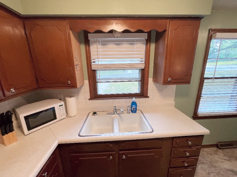 Building Photo - 2417 Quail Dr