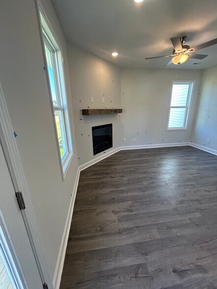 Building Photo - 170 W Saltgrass Ln