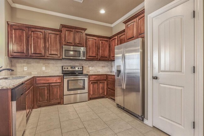 Building Photo - 15900 Cantera Creek Dr