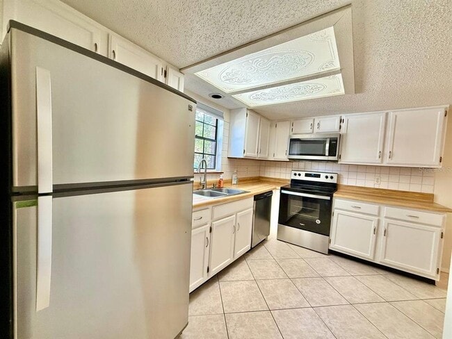 Building Photo - 3416 Sunrise Villas Ct N