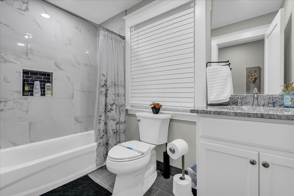 Building Photo - 5238 Commonwealth St