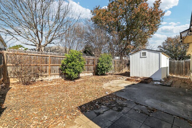 Building Photo - ***APPLICATION CURRENTLY UNDER REVIEW***Well-Maintained One-Story in Woodthorn Subdivision