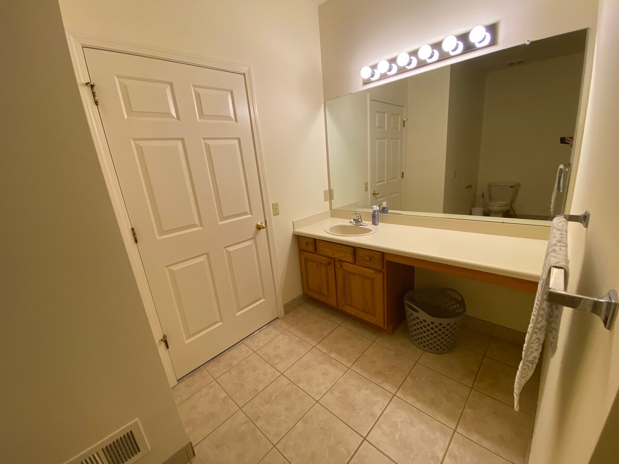 Primary Bathroom - 1075 Alameda Blvd