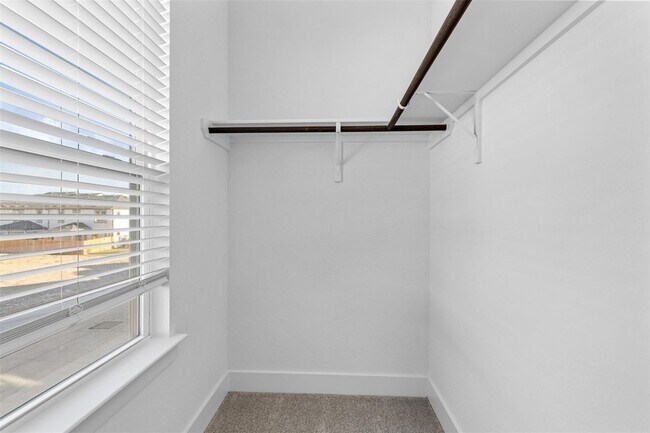 Building Photo - 1955 Settlers Glen Dr