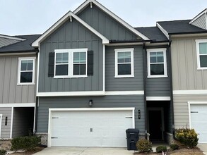 Building Photo - 741 Pt Pl Dr