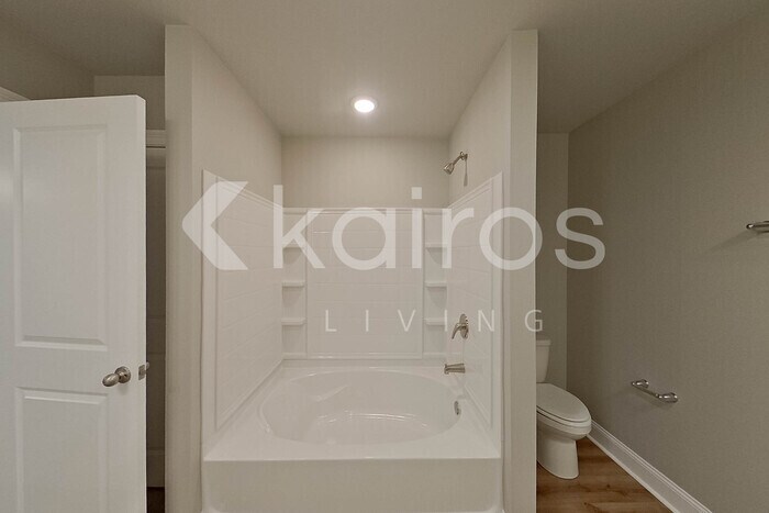 Building Photo - 13784 Pinyon Dr