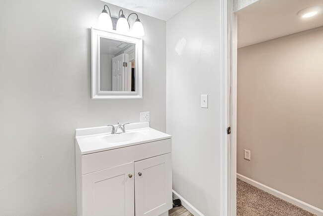 Building Photo - 181 SE State Rte 13