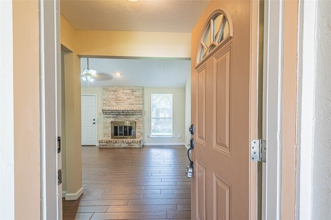 Building Photo - 11438 Brook Meadow Dr
