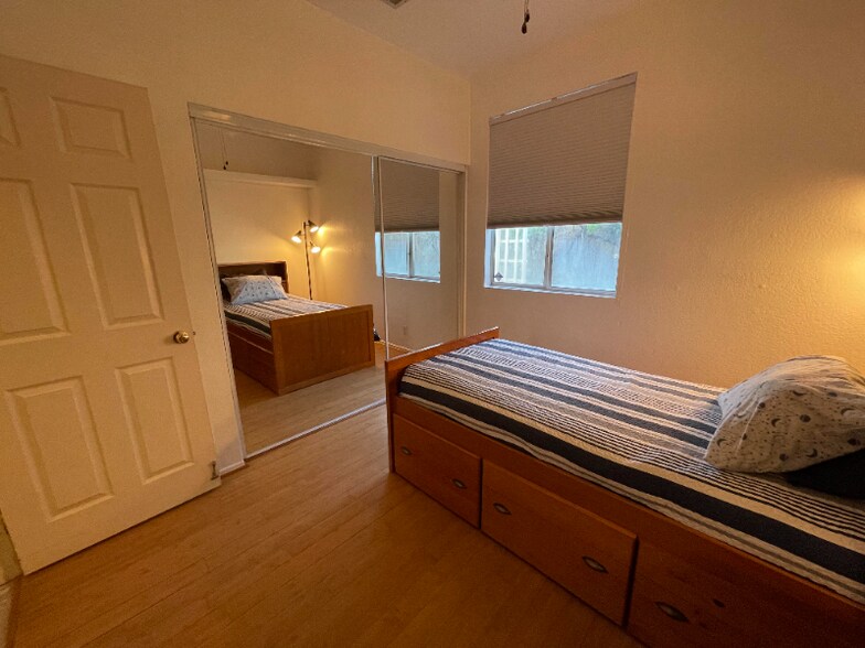 Building Photo - 43233 Sawgrass Ln