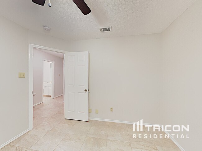 Building Photo - 6003 Meadowside Trail