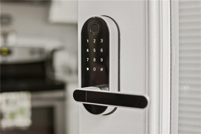 Building Photo - 3285 Mar Lanta Dr