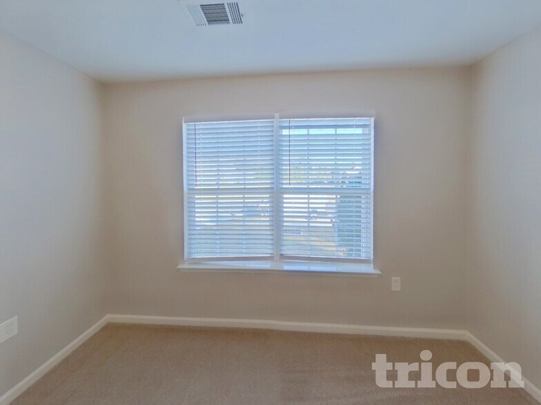 Building Photo - 4296 Tucker Chase Drive