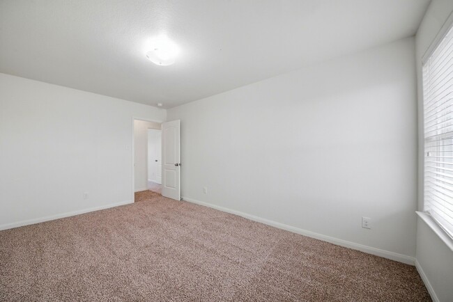 Building Photo - 2006 Quiet Palm Ln