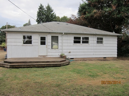 Building Photo - Spacious - lovely home in great location!