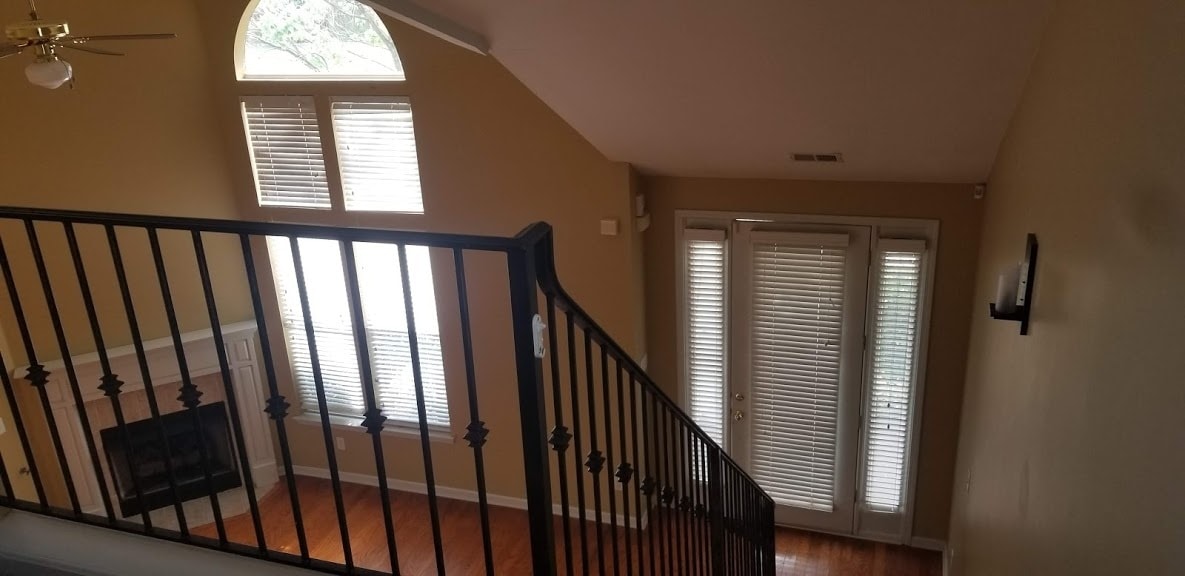 Building Photo - 1162 Island Pl E