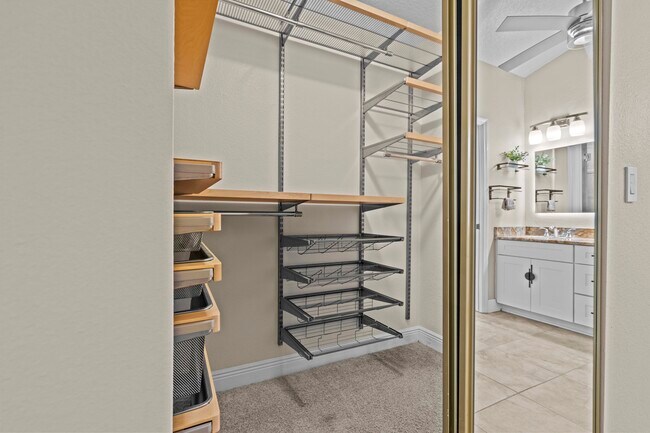 Building Photo - 9905 Woodbay Dr