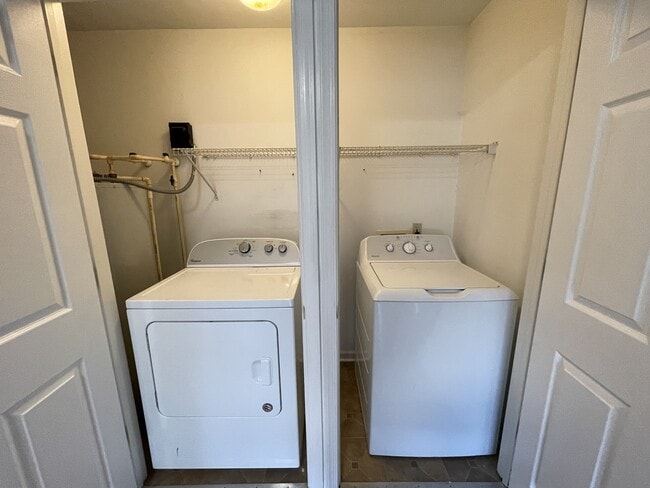 Building Photo - 1007 Caroline St