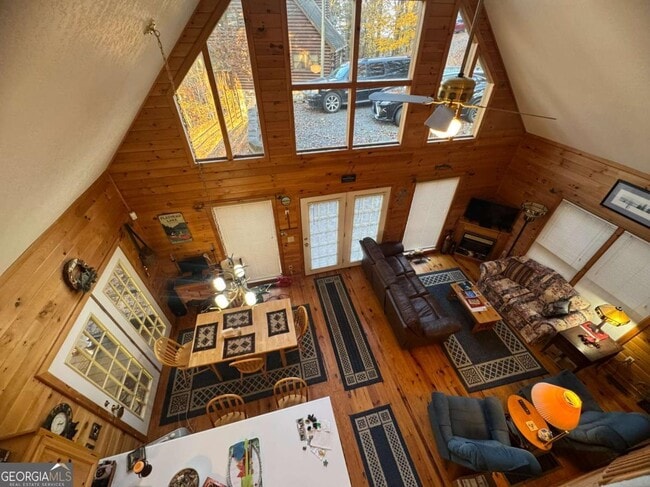 Building Photo - 664 Fox Run Dr