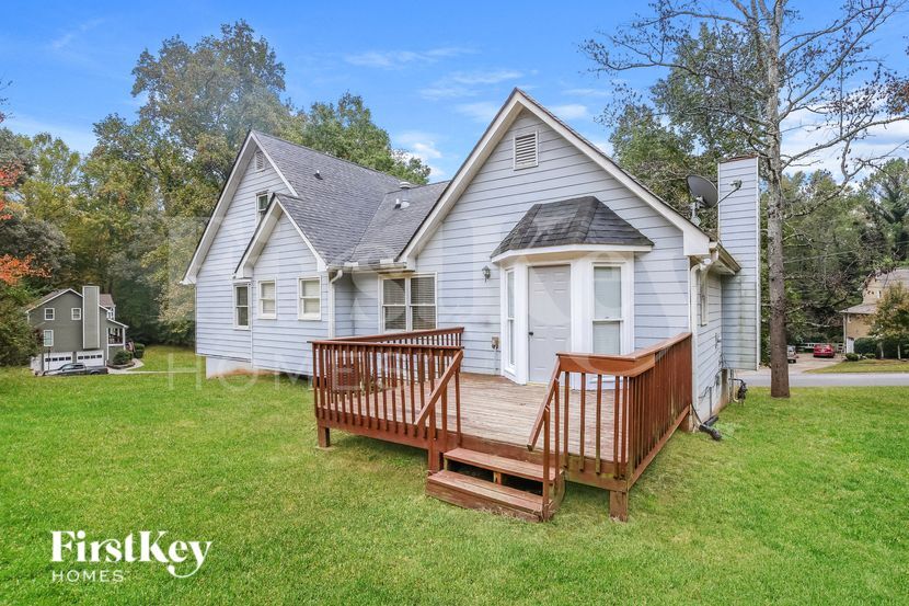 Building Photo - 221 Cherokee Springs Way