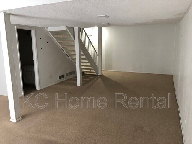 Building Photo - 8506 W 108th Pl