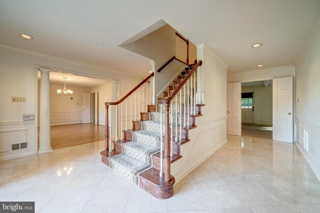 Building Photo - 6209 Stoneham Ln