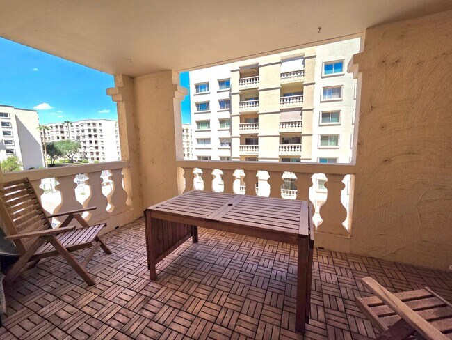 Building Photo - Beautiful 2 Bed/2 Bath Condo in Scottsdale...