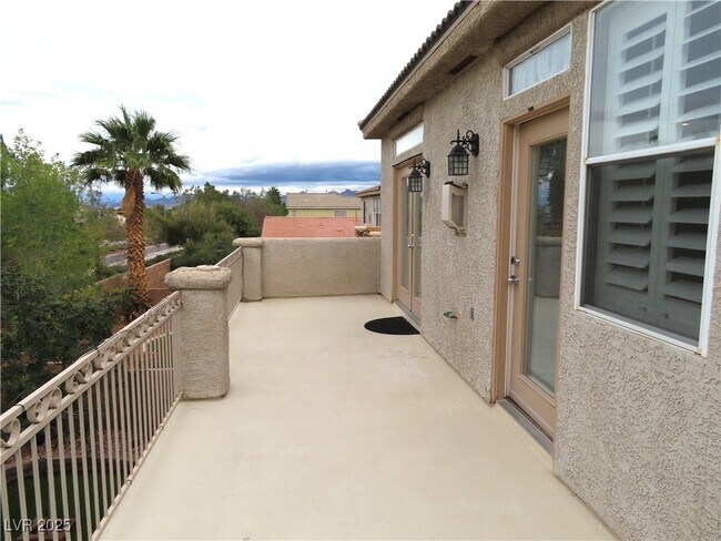 Building Photo - 4318 Via Dana Ave