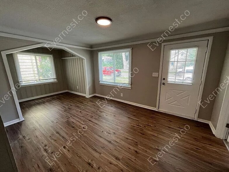 Building Photo - 23115 Powell Ave