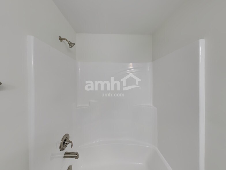 Building Photo - 1033 Bluewater Dr