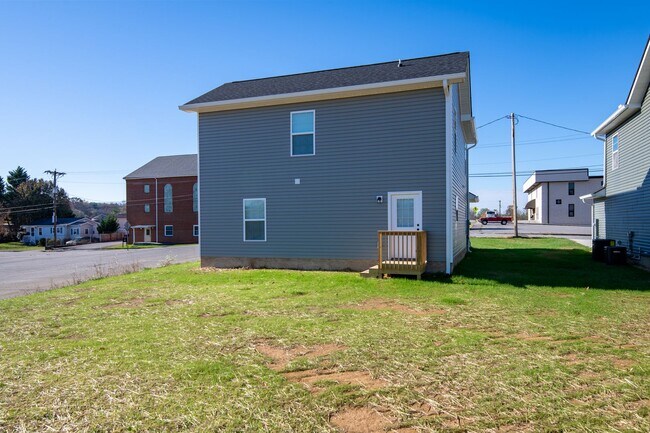 Building Photo - Maryville 37804 - Beautiful Maryville City home for rent! 4 bedroom, 2 bath home - Call Jeremy Lo...