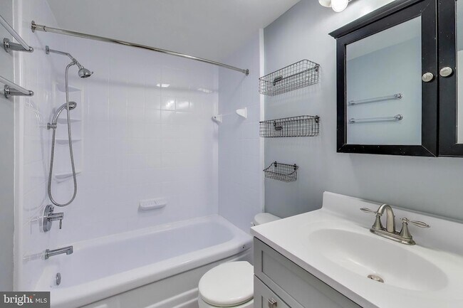 Building Photo - 5769 Yellowrose Ct