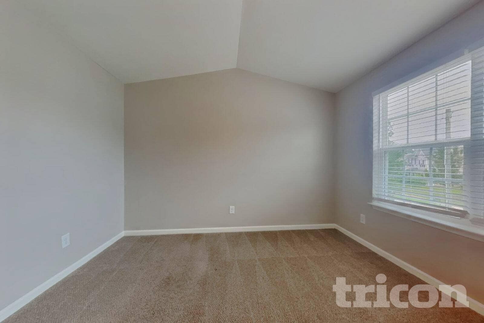 Building Photo - 1505 Hamilton Hills Dr