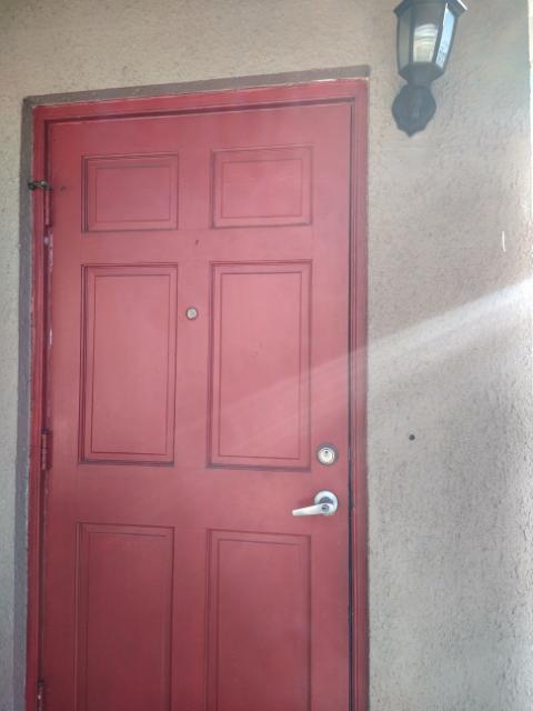 private entrance - 6003 N Cameron Ave