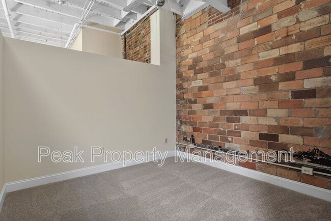 Building Photo - 306 N 26th St